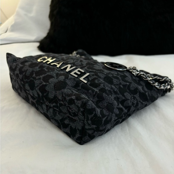 NWT 🖤 CHANEL 24B Black Floral Denim Mini 22 Ruthenium Hardware Bag - Picture 12 of 16